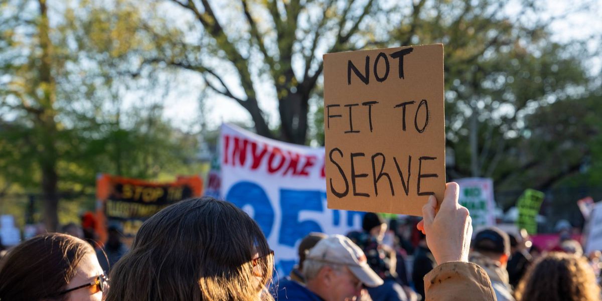 'Constitutional emergency': Psychiatric experts say Congress needs to confront mentally unstable President Trump, a common dream